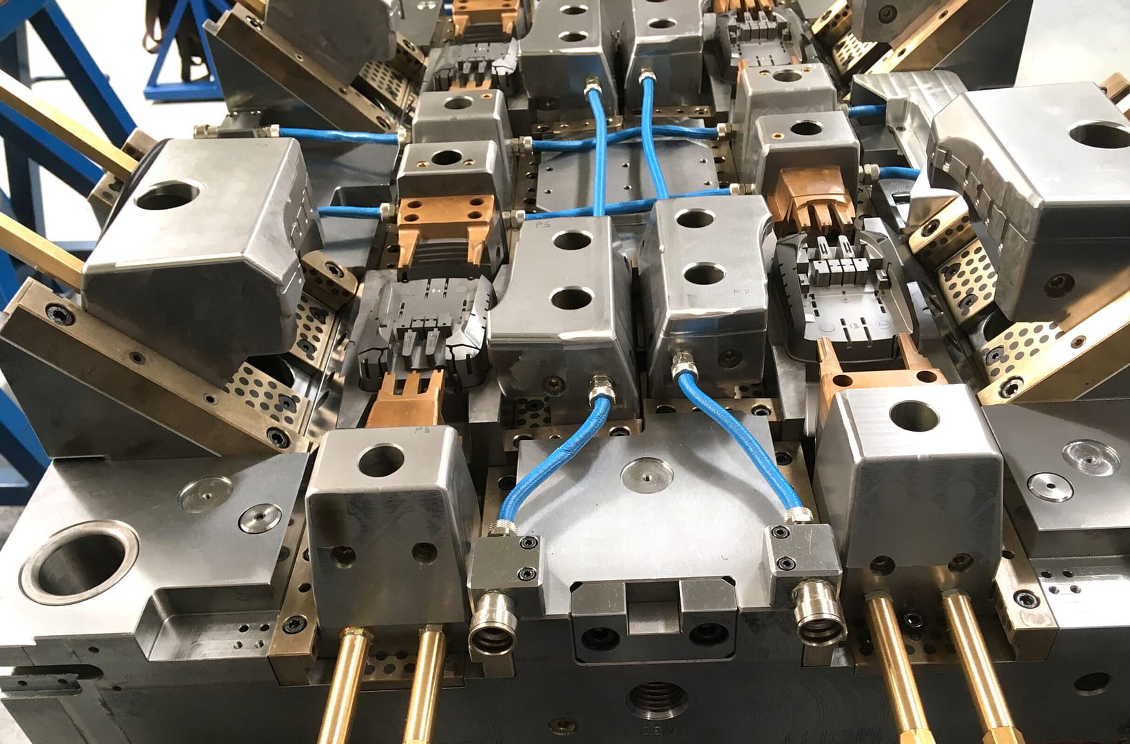 Plastic Injection Moulding - InjecDesign